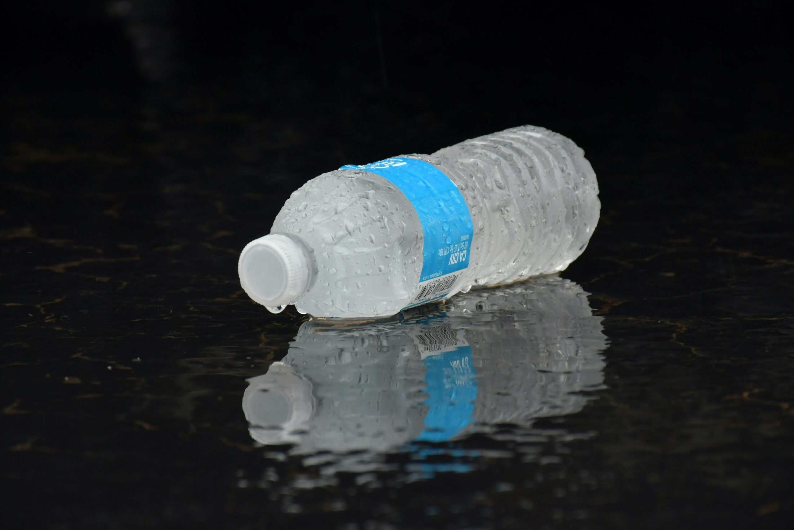 長期飲用樽裝水好嗎？礦泉水壞處＋微塑膠風險一次睇清